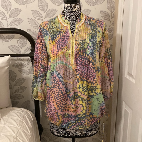 Women’s 120% Lino multicolor linen blouse with beaded neckline and tie bottom - Picture 1 of 8